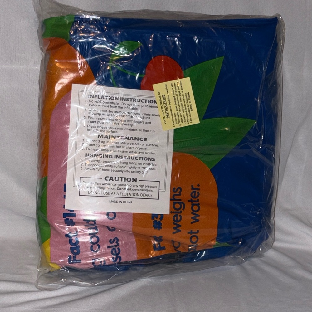 SNAPPLE Inflatable with Palm Tree Design NIP - Picture 3 of 4